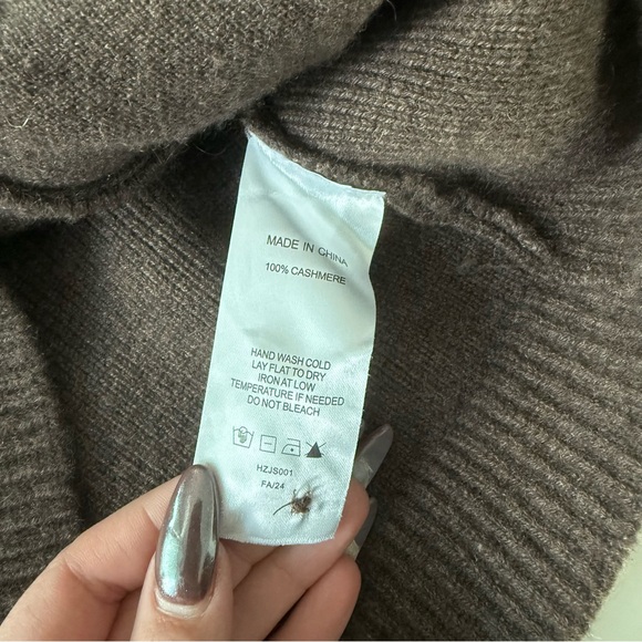 Quince Structured Cardigan - Picture 3 of 13